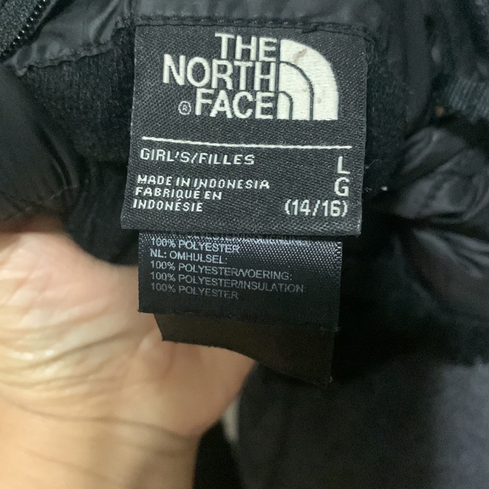 The North Face Kids Black Quilted Puffer Jacket - Picture 11 of 15